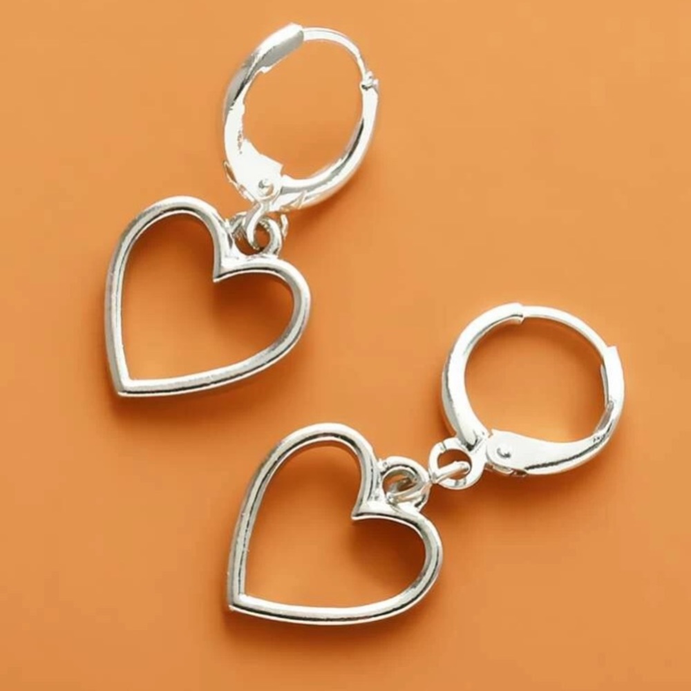 💕Sliver Heart Hoop Earrings